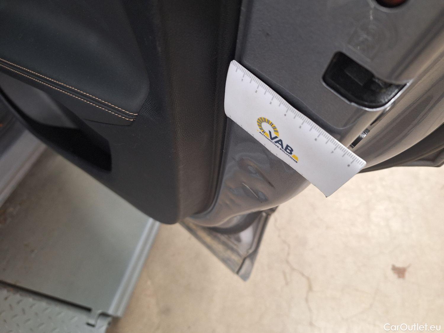  Peugeot  5008 Peugeot,  '16, Peugeot  1.5 BlueHDi 96kW S&S EAT8 GT Line 5d 7pl #40