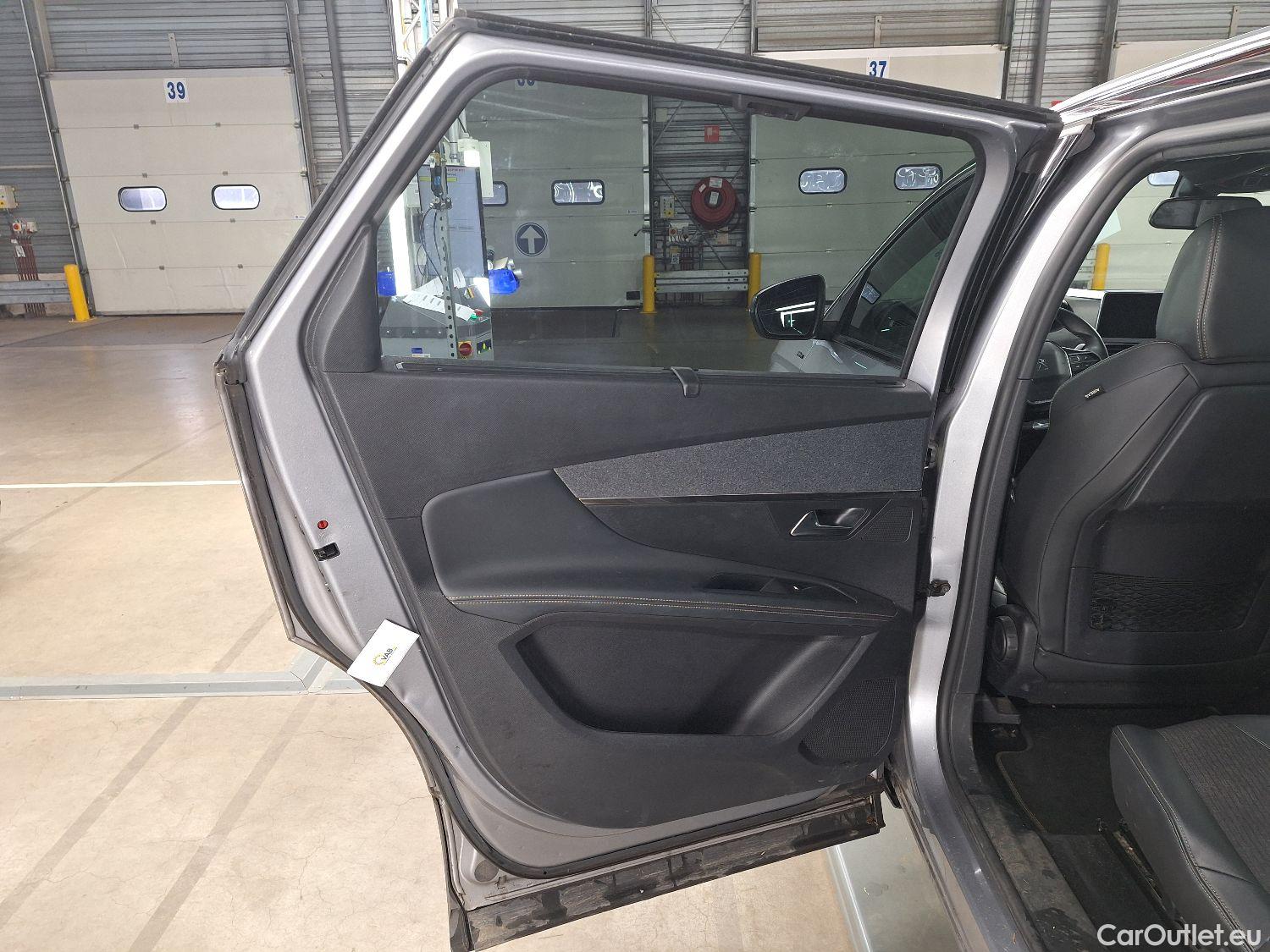  Peugeot  5008 Peugeot,  '16, Peugeot  1.5 BlueHDi 96kW S&S EAT8 GT Line 5d 7pl #55