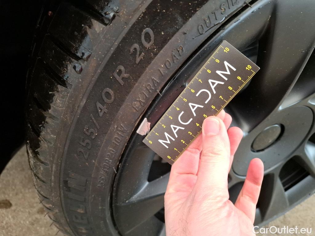  Tesla  Model Y TESLA  / 2020 / 5P / SUV Grande Autonomie Dual Motor AWD #4