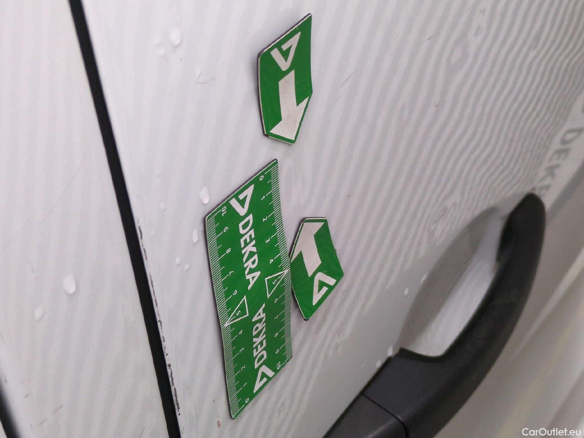  Renault  Trafic RENAULT  / 2019 / 4P / Fourgon tole FG GCF L2H2 1200 Energy dCi 145 E6 #40