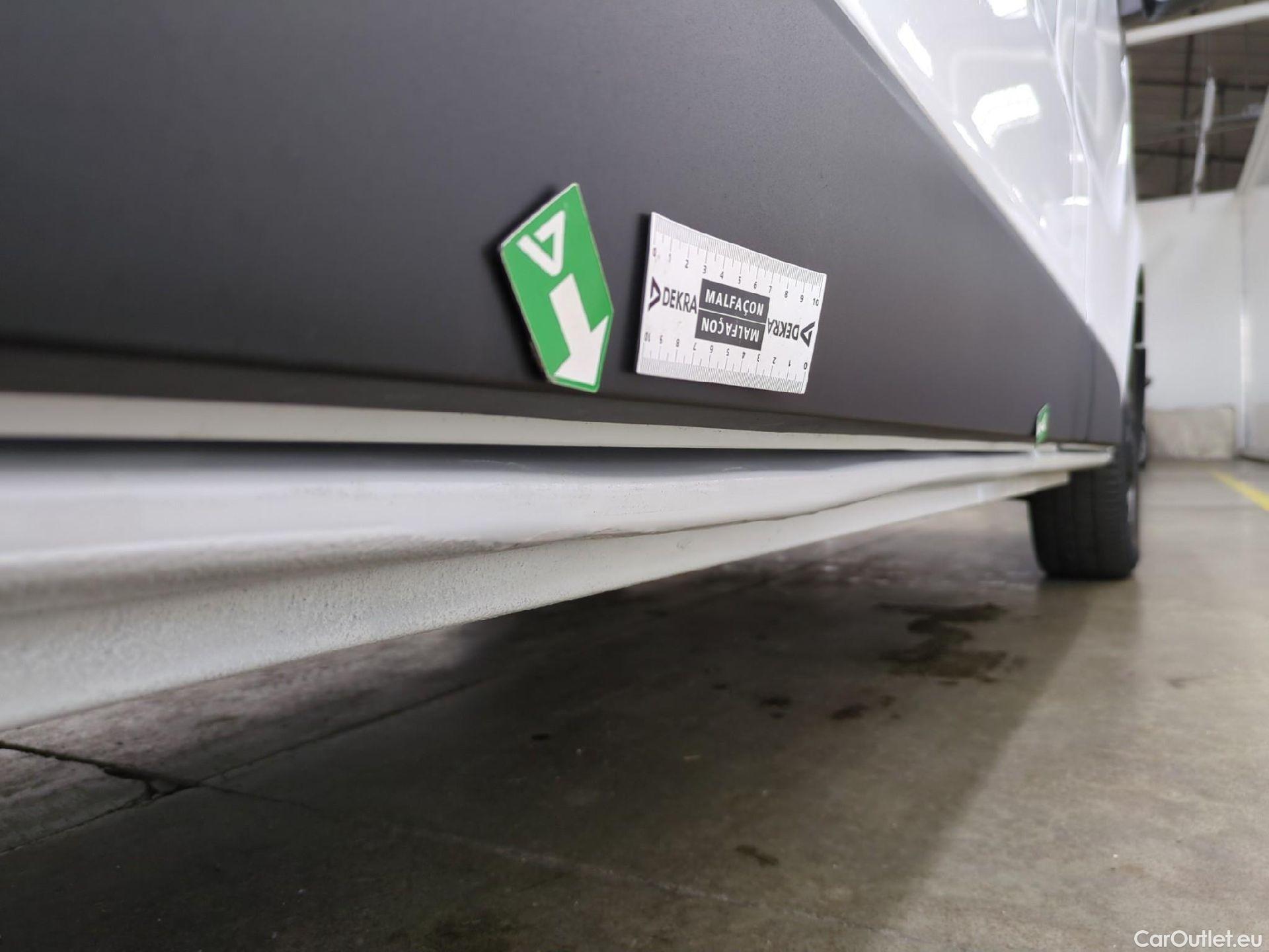  Renault  Trafic RENAULT  / 2021 / 4P / Fourgon tôlé FG GCF L2H1 3T Blue dCi 130 #12