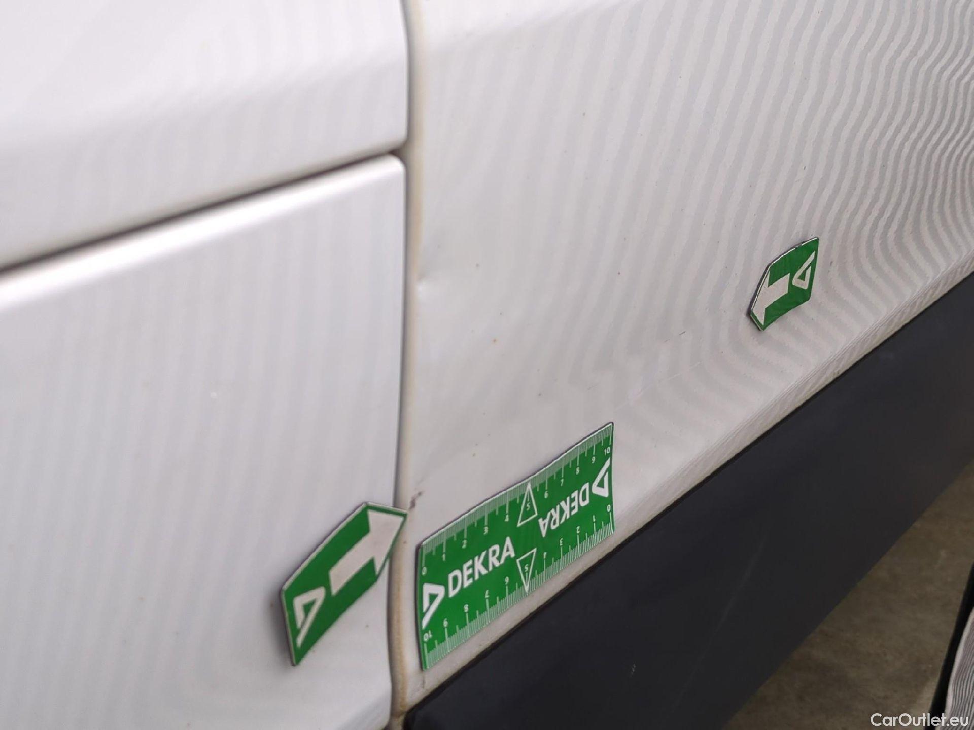  Renault  Trafic RENAULT  / 2019 / 4P / Fourgon tole FG GCF L2H2 1200 Energy dCi 145 E6 #51