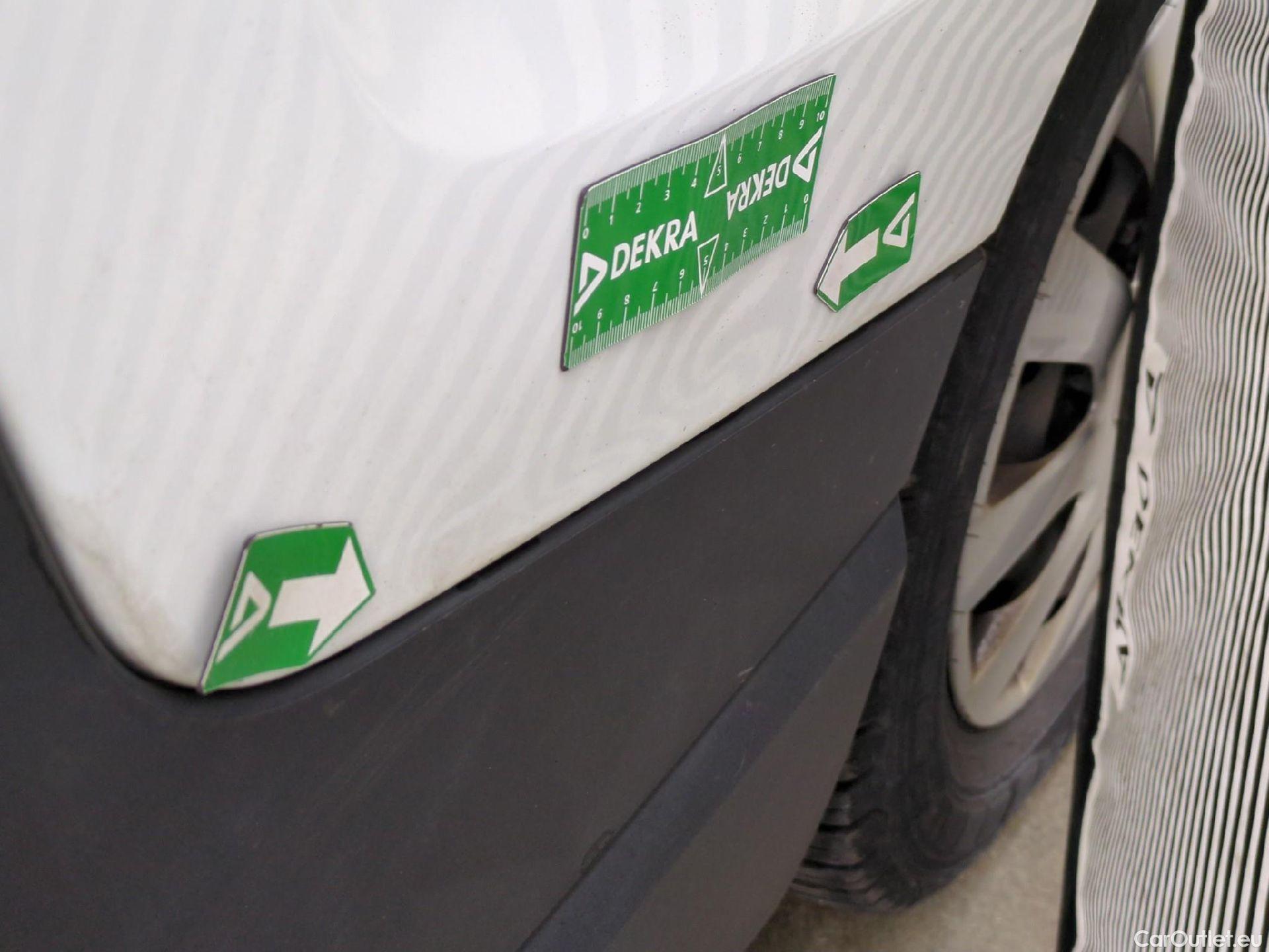  Renault  Trafic RENAULT  / 2019 / 4P / Fourgon tole FG GCF L2H2 1200 Energy dCi 145 E6 #23