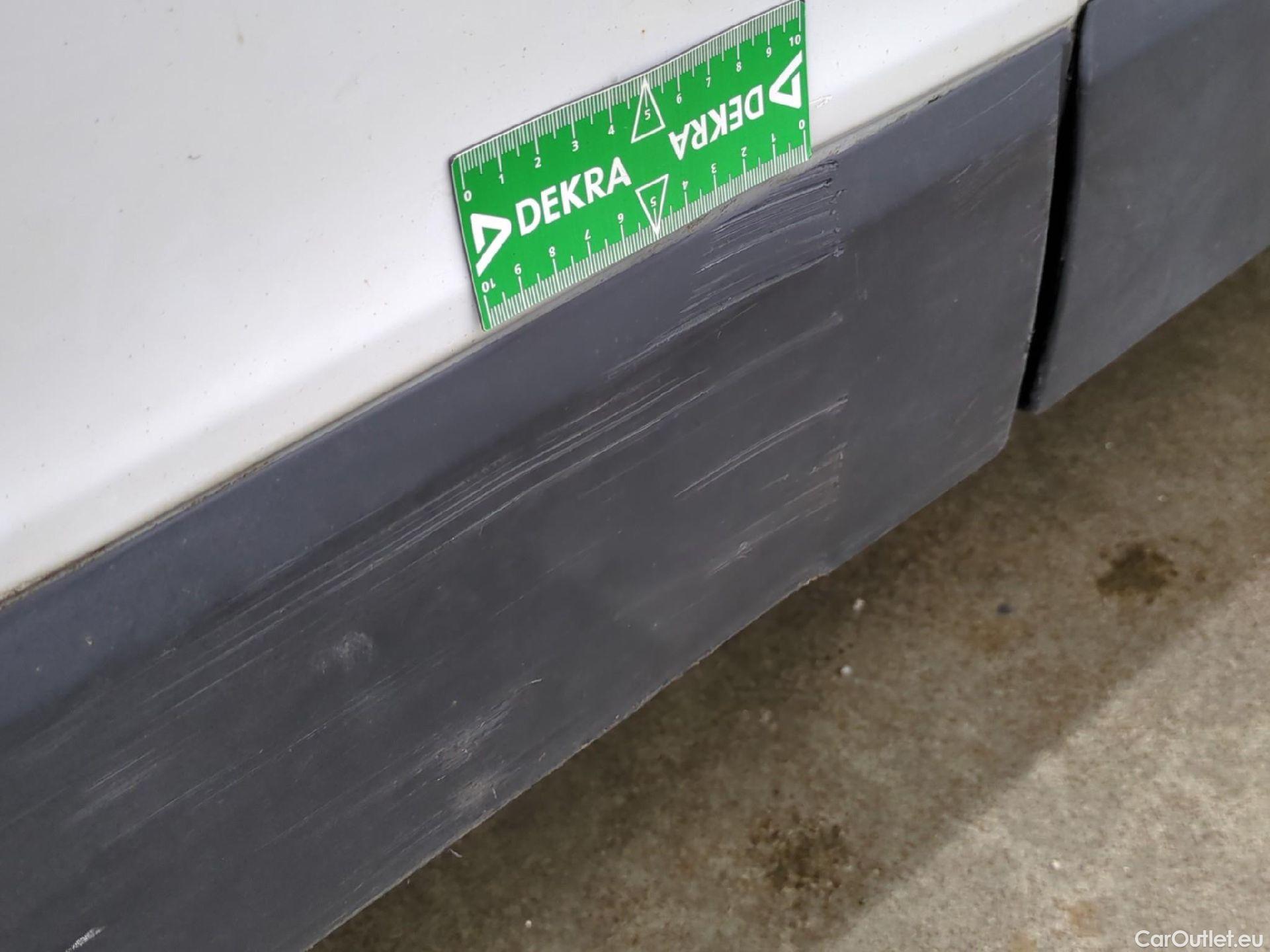  Renault  Trafic RENAULT  / 2019 / 4P / Fourgon tole FG GCF L2H2 1200 Energy dCi 145 E6 #28