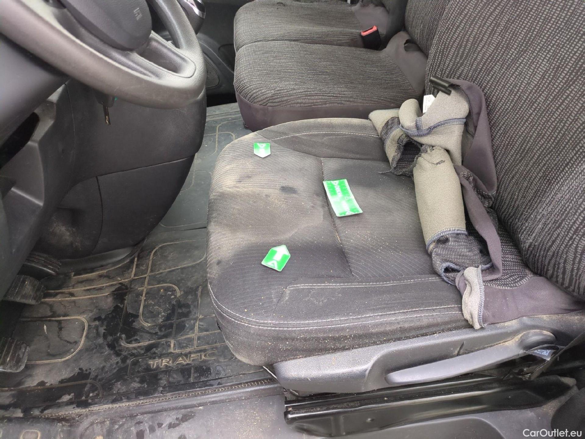  Renault  Trafic RENAULT  / 2019 / 4P / Fourgon tole FG GCF L2H2 1200 Energy dCi 145 E6 #4