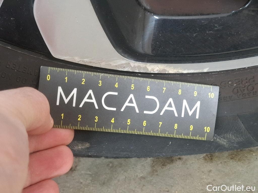  KIA  XCeed KIA  / 2019 / 5P / Crossover 1.6 GDI ISG ISG PHEV ACTIVE BUS DCT6 #8