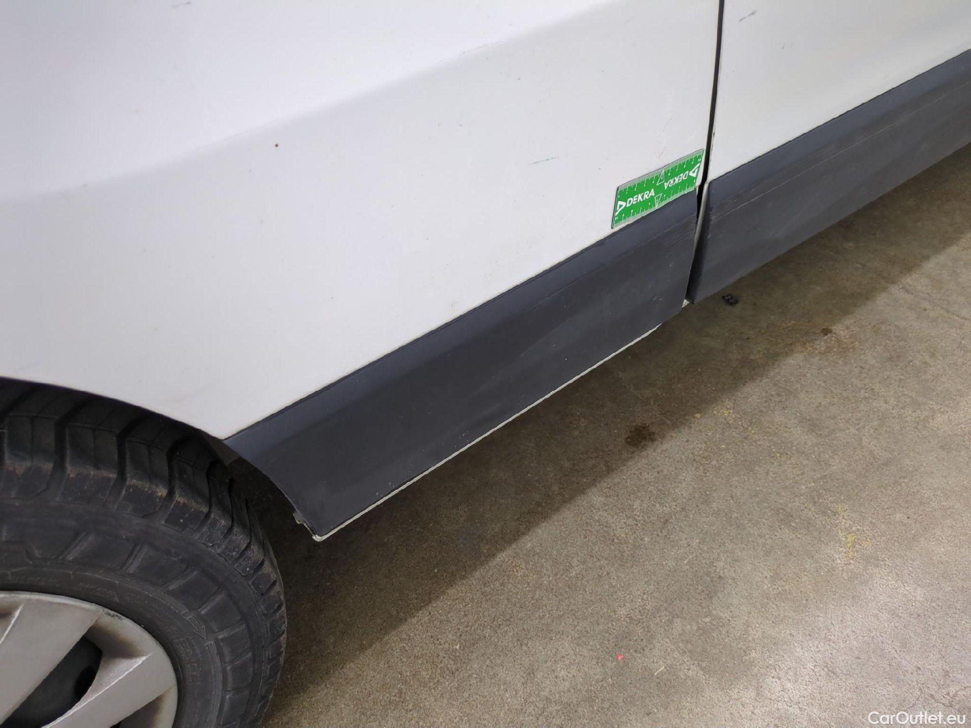  Renault  Trafic RENAULT  / 2019 / 4P / Fourgon tole FG GCF L2H2 1200 Energy dCi 145 E6 #25