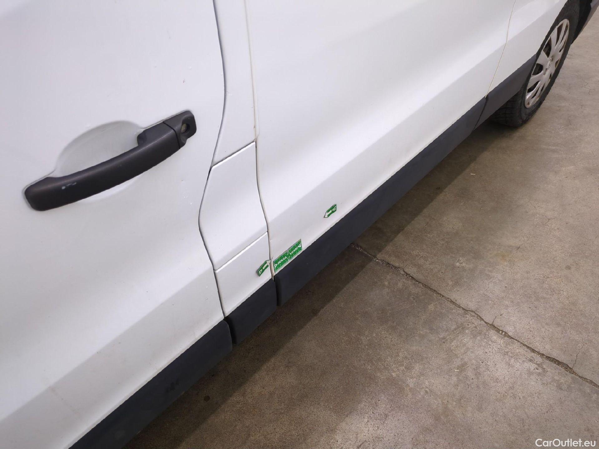  Renault  Trafic RENAULT  / 2019 / 4P / Fourgon tole FG GCF L2H2 1200 Energy dCi 145 E6 #53