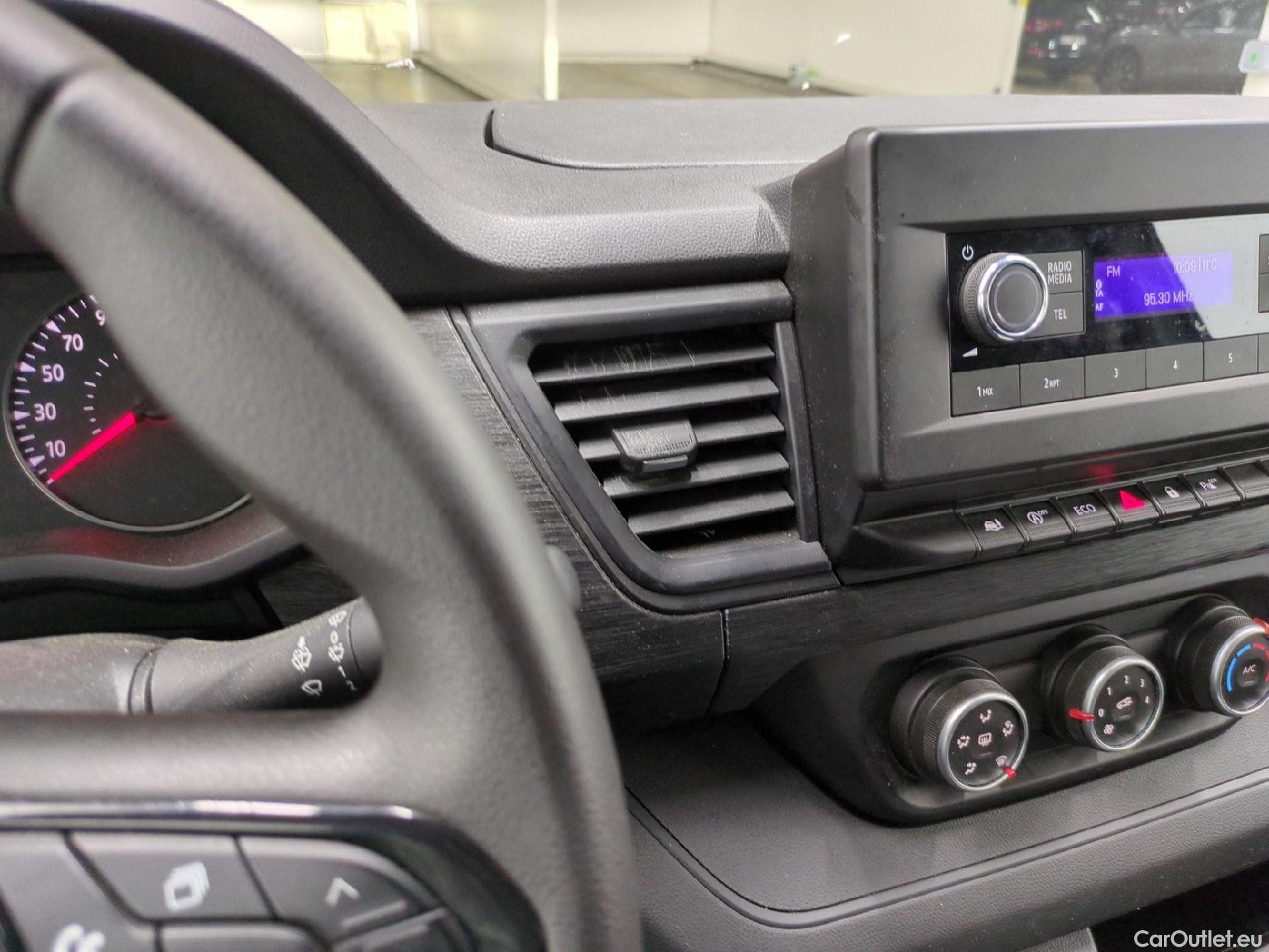  Renault  Trafic  III Fourgon L2H1 3T Confort 2.0 dCi 130CV BVM6 E6d #2