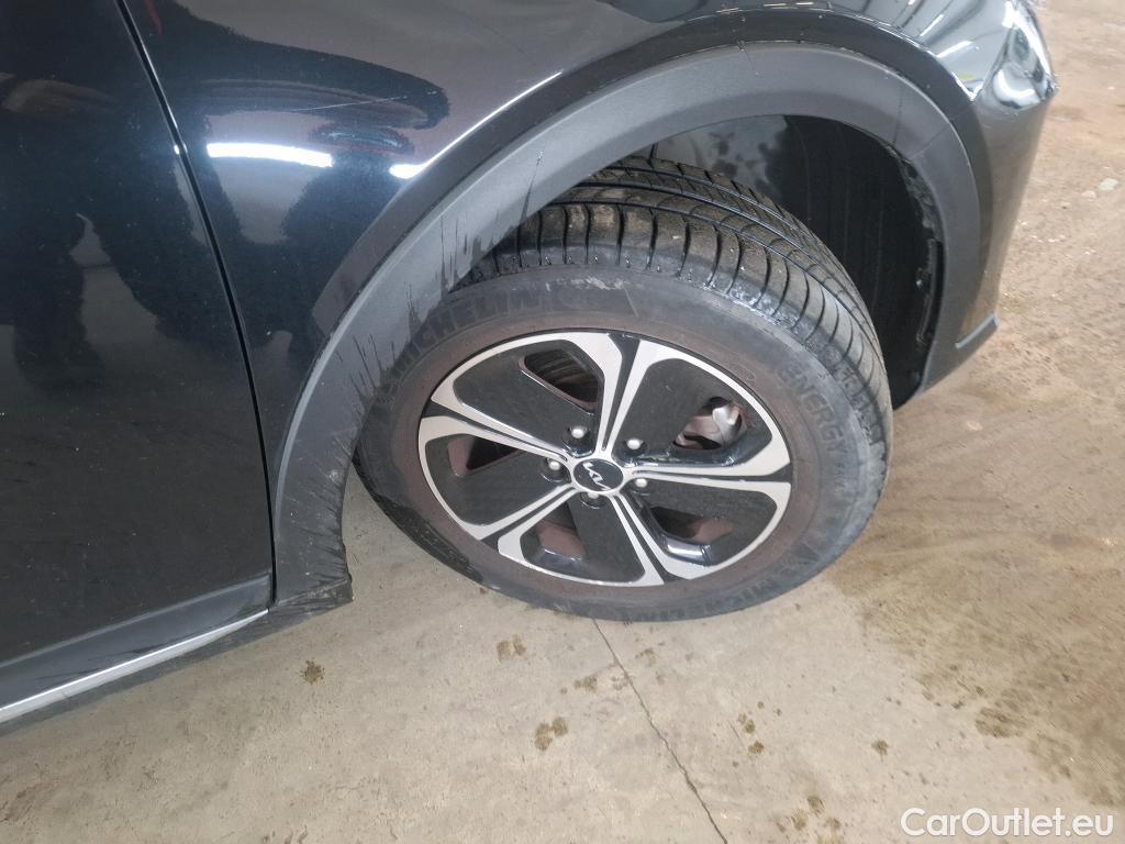  KIA  XCeed KIA  / 2019 / 5P / Crossover 1.6 GDI ISG ISG PHEV ACTIVE BUS DCT6 #6