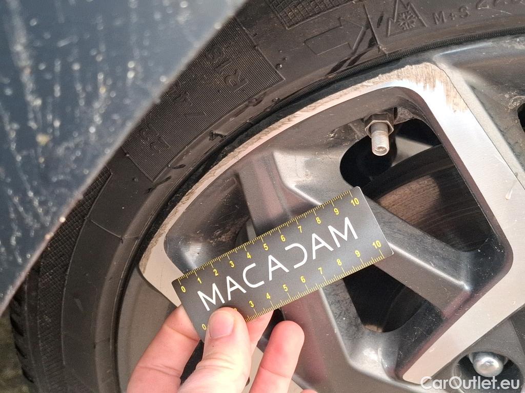  Hyundai  Konna HYUNDAI Kona / 2020 / 5P / SUV 1.6 HYBRID 141 EXECUTIVE HEV #33