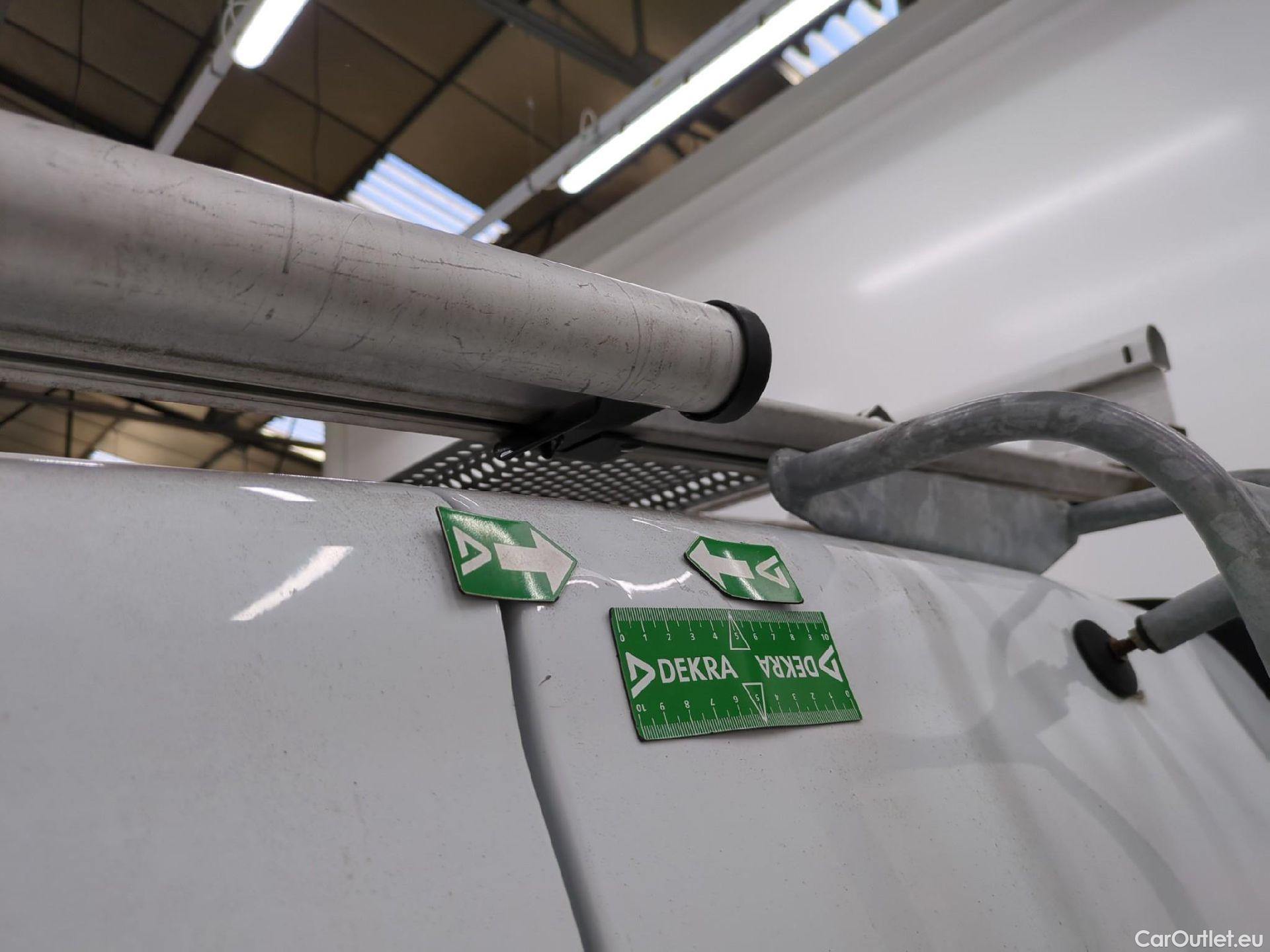  Renault  Trafic RENAULT  / 2019 / 4P / Fourgon tole FG GCF L2H2 1200 Energy dCi 145 E6 #63