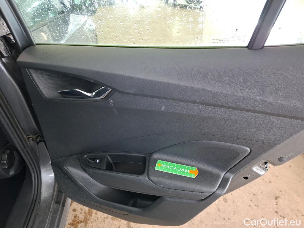  Skoda  Fabia SKODA  / 2021 / 5P / Berline 1.0 TSI 110 DSG7 Ambition #3