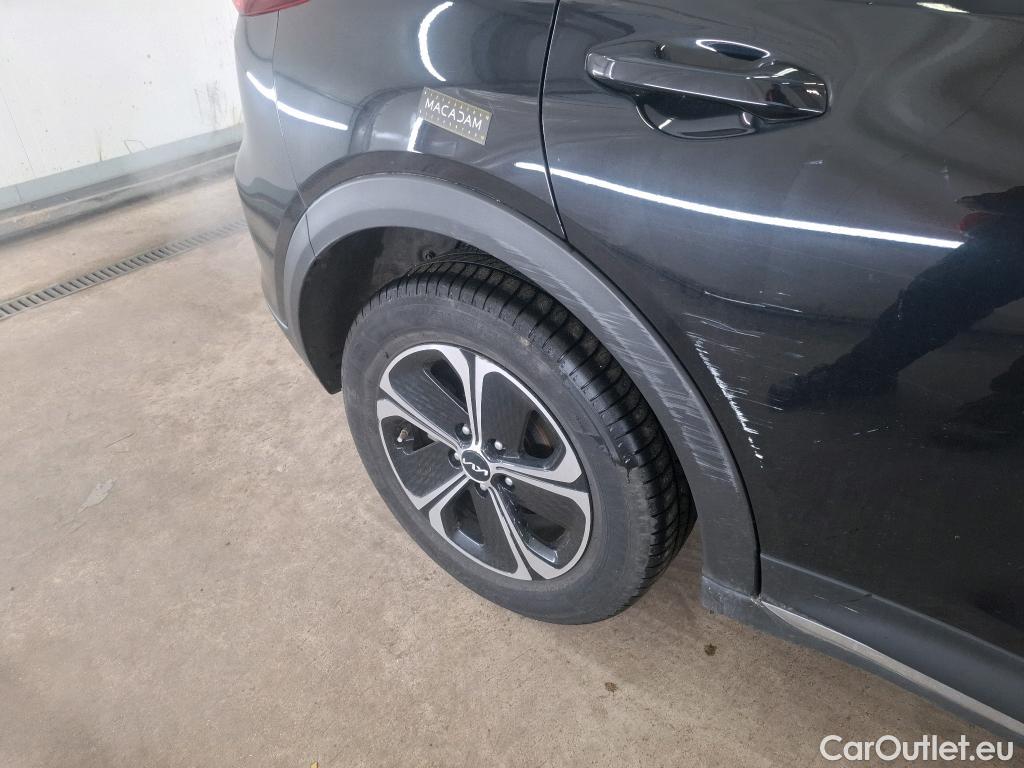  KIA  XCeed KIA  / 2019 / 5P / Crossover 1.6 GDI ISG ISG PHEV ACTIVE BUS DCT6 #17