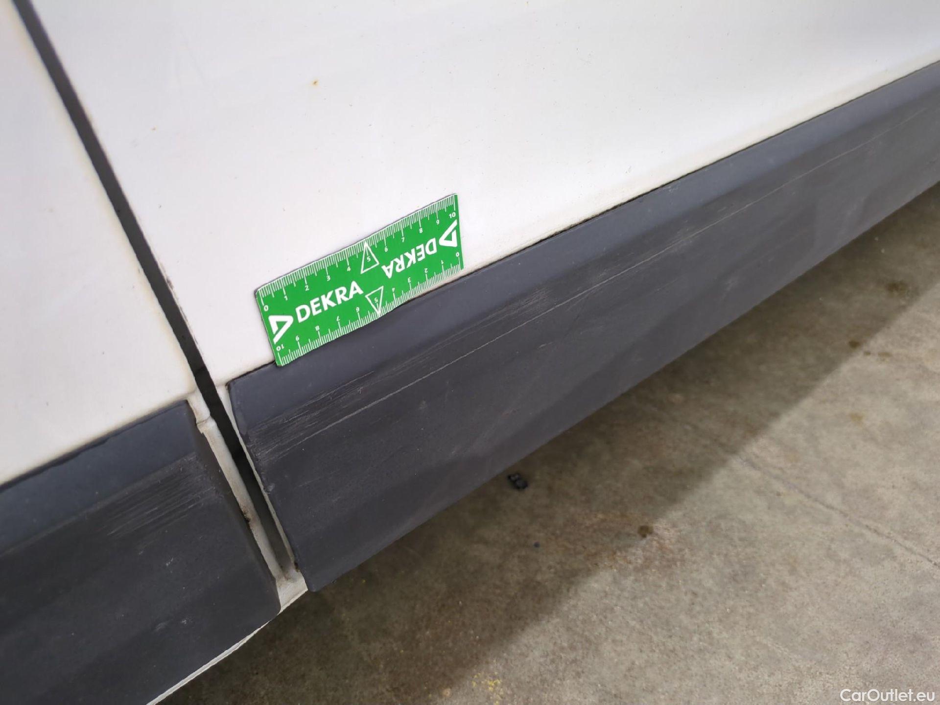  Renault  Trafic RENAULT  / 2019 / 4P / Fourgon tole FG GCF L2H2 1200 Energy dCi 145 E6 #29