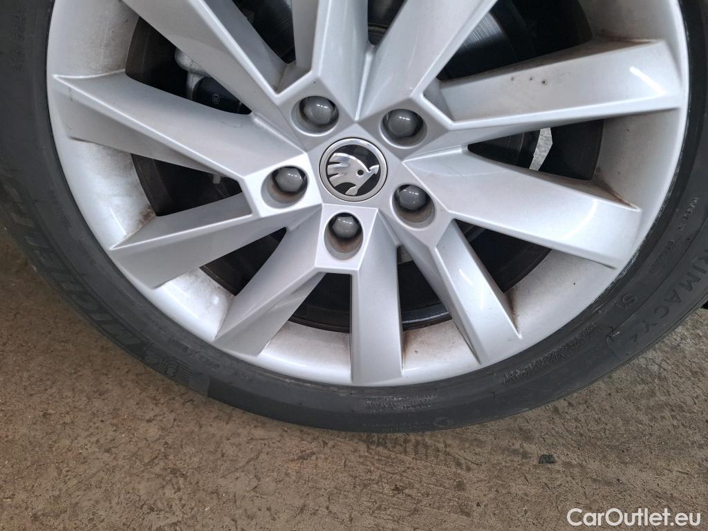  Skoda  Superb SKODA  Combi / 2019 / 5P / Break 1.4 TSI PHEV 218ch DSG6 Style #15