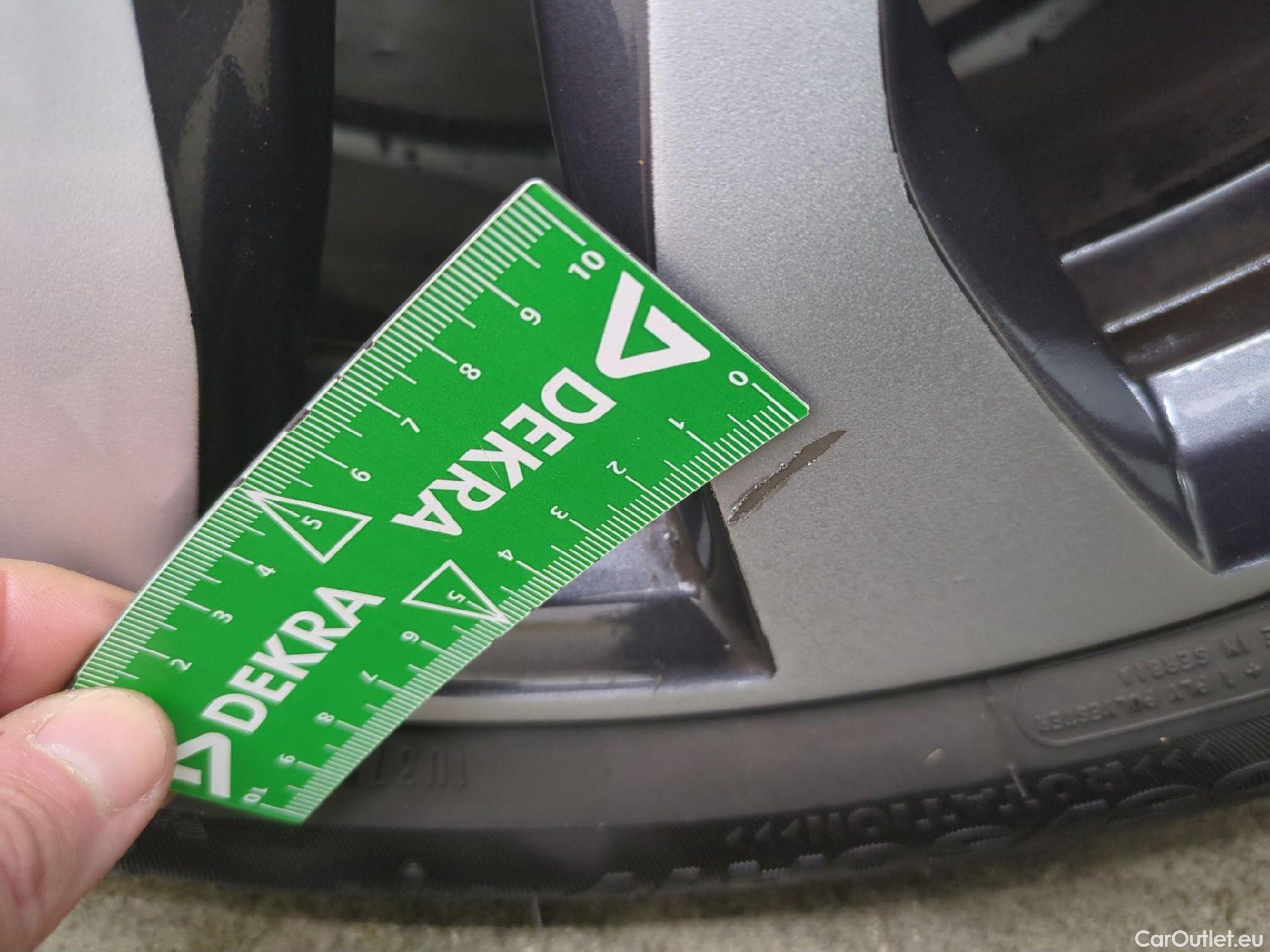  Renault  Megane RENAULT Mégane Berline 5p Berline Intens TCe 140 FAP #3