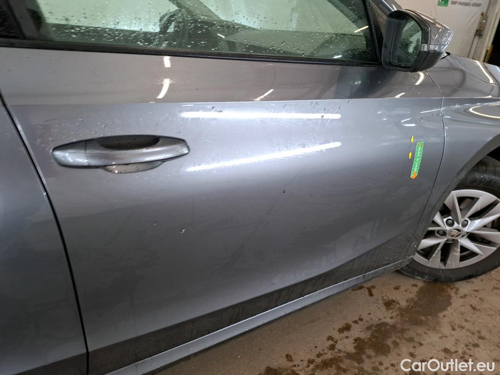  Skoda  Fabia SKODA  / 2021 / 5P / Berline 1.0 TSI 110 DSG7 Ambition #9