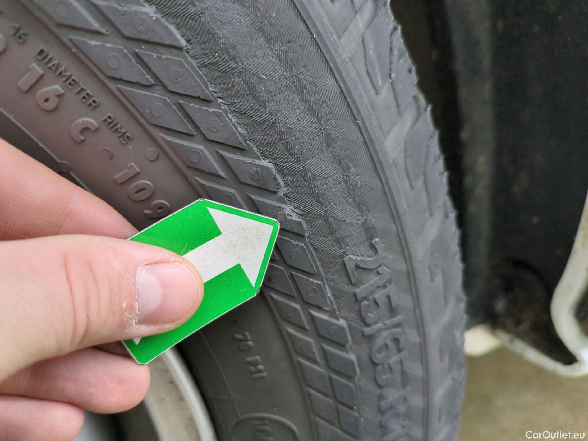  Renault  Trafic  III Fourgon L2H1 3T Confort 2.0 dCi 130CV BVM6 E6d #11