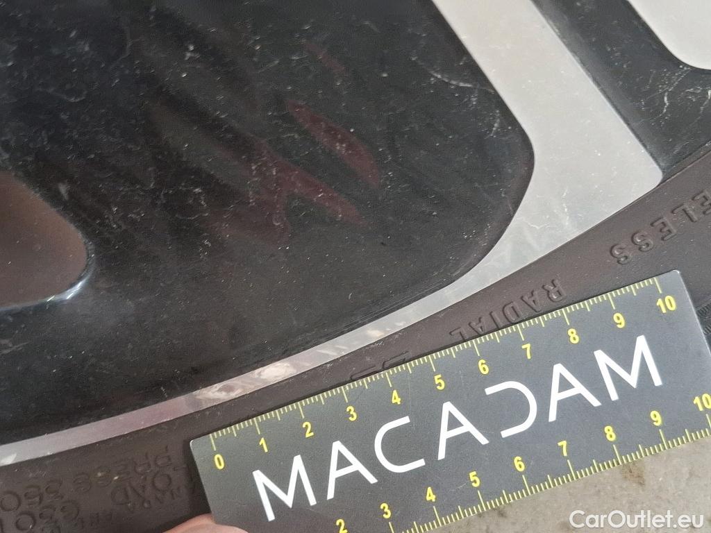  KIA  XCeed KIA  / 2019 / 5P / Crossover 1.6 GDI ISG ISG PHEV ACTIVE BUS DCT6 #9