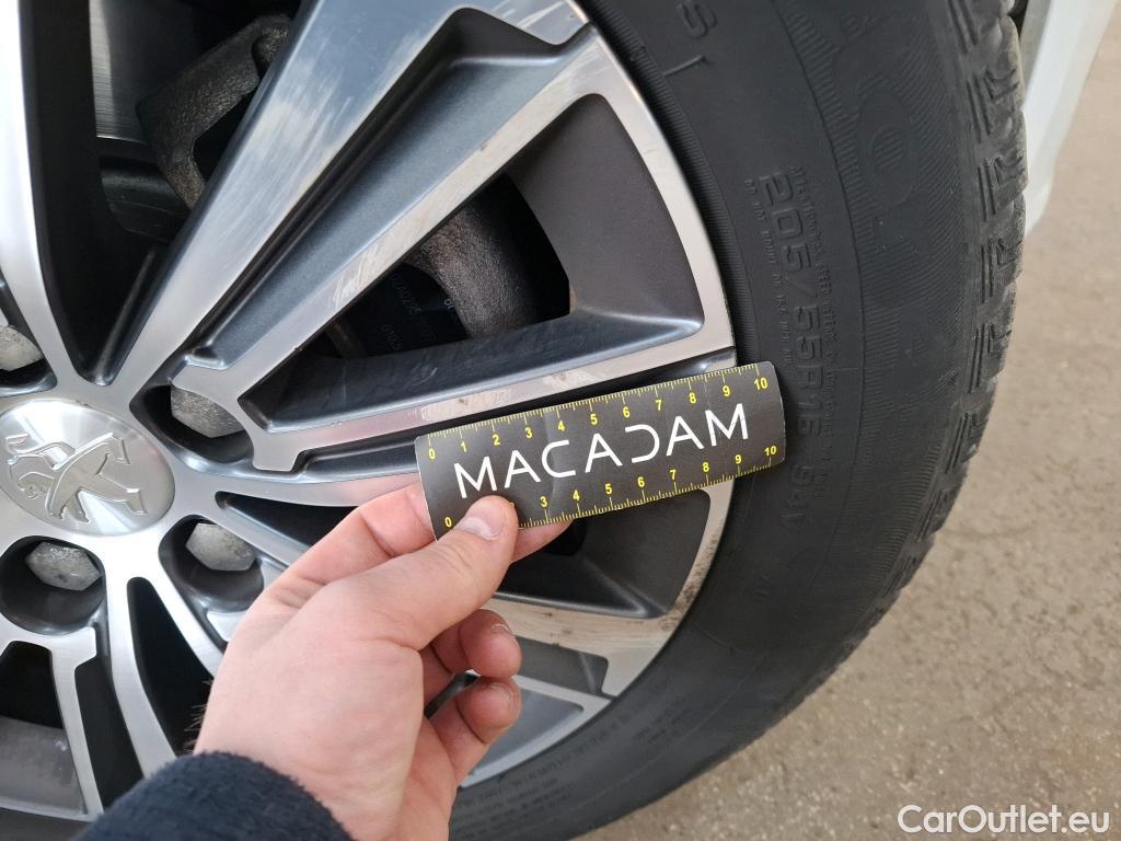  Peugeot  308  Allure Business 1.5 HDi 130CV BVA8 E6d #32