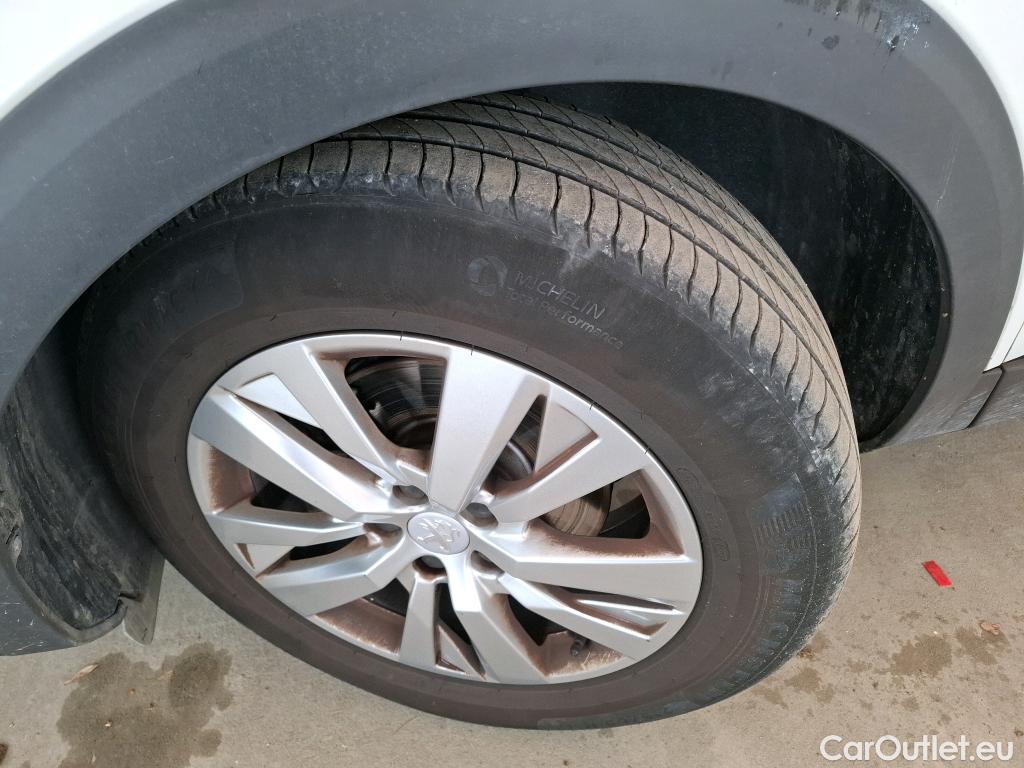  Peugeot  3008  II Active Pack 1.2 PureTech 130CV BVM6 E6d #17