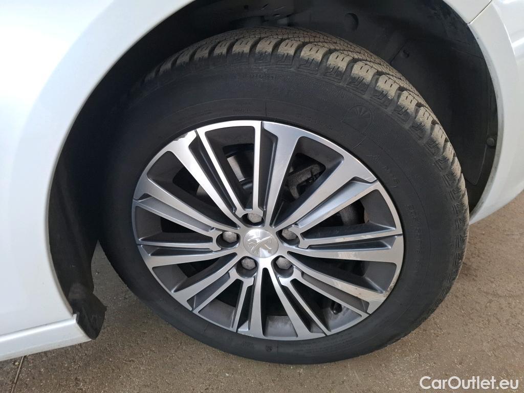  Peugeot  308  Allure Business 1.5 HDi 130CV BVA8 E6d #31