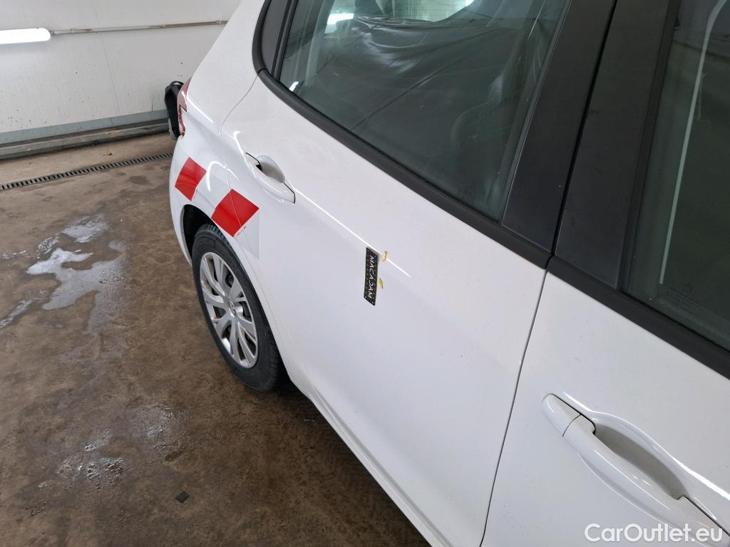  Peugeot  208  Affaire Premium Pack 1.5 HDi 100CV BVM5 E6dT #17