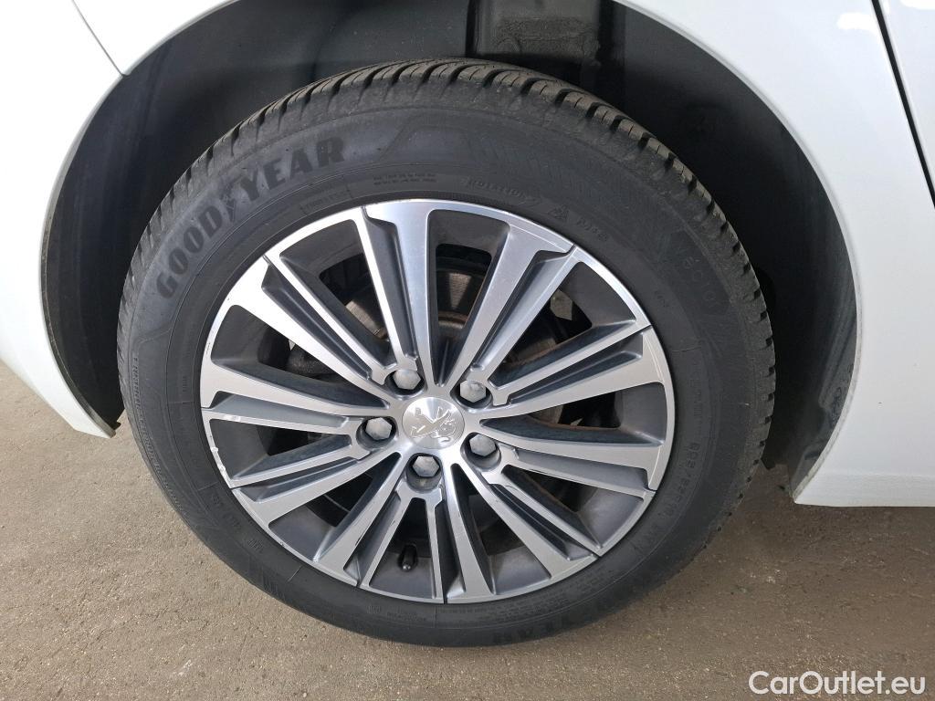  Peugeot  308  Allure Business 1.5 HDi 130CV BVA8 E6d #24