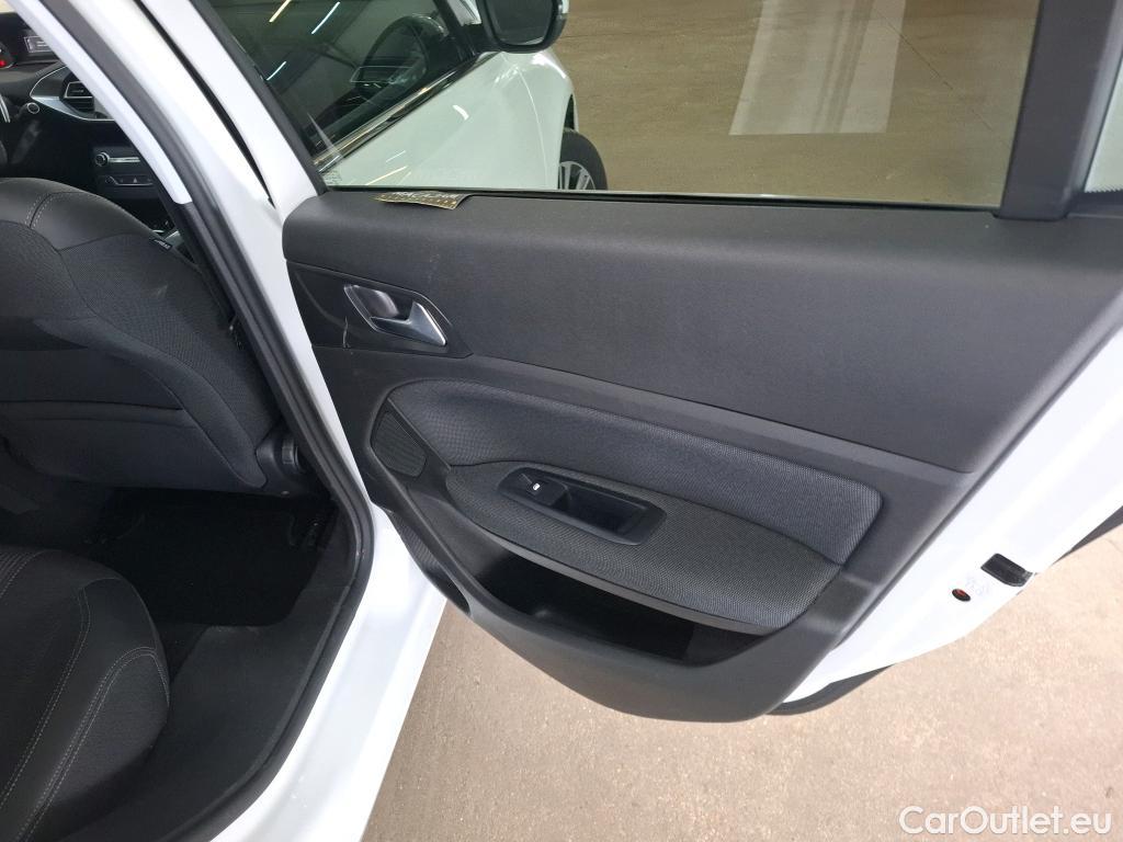  Peugeot  308  Allure Business 1.5 HDi 130CV BVA8 E6d #37