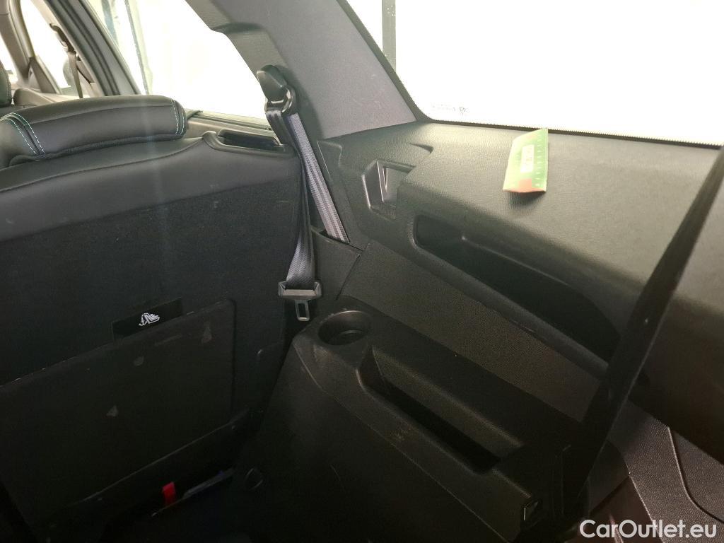  Peugeot  5008  Allure Pack 1.2 PureTech 130CV BVA8 7 Sieges E6d #1