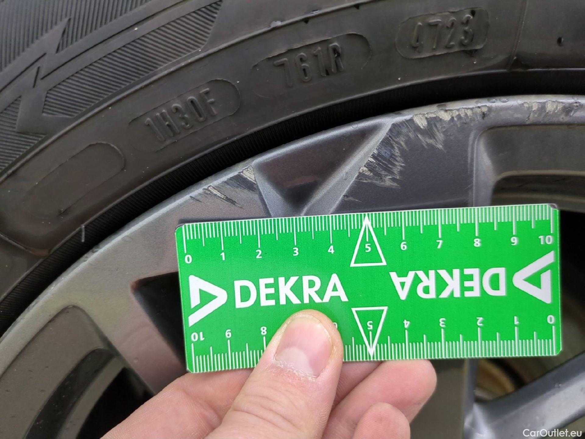  Peugeot  308 PEUGEOT  SW / 2021 / 5P / Break BlueHDi 130 EAT8 ACTIVE PACK #25