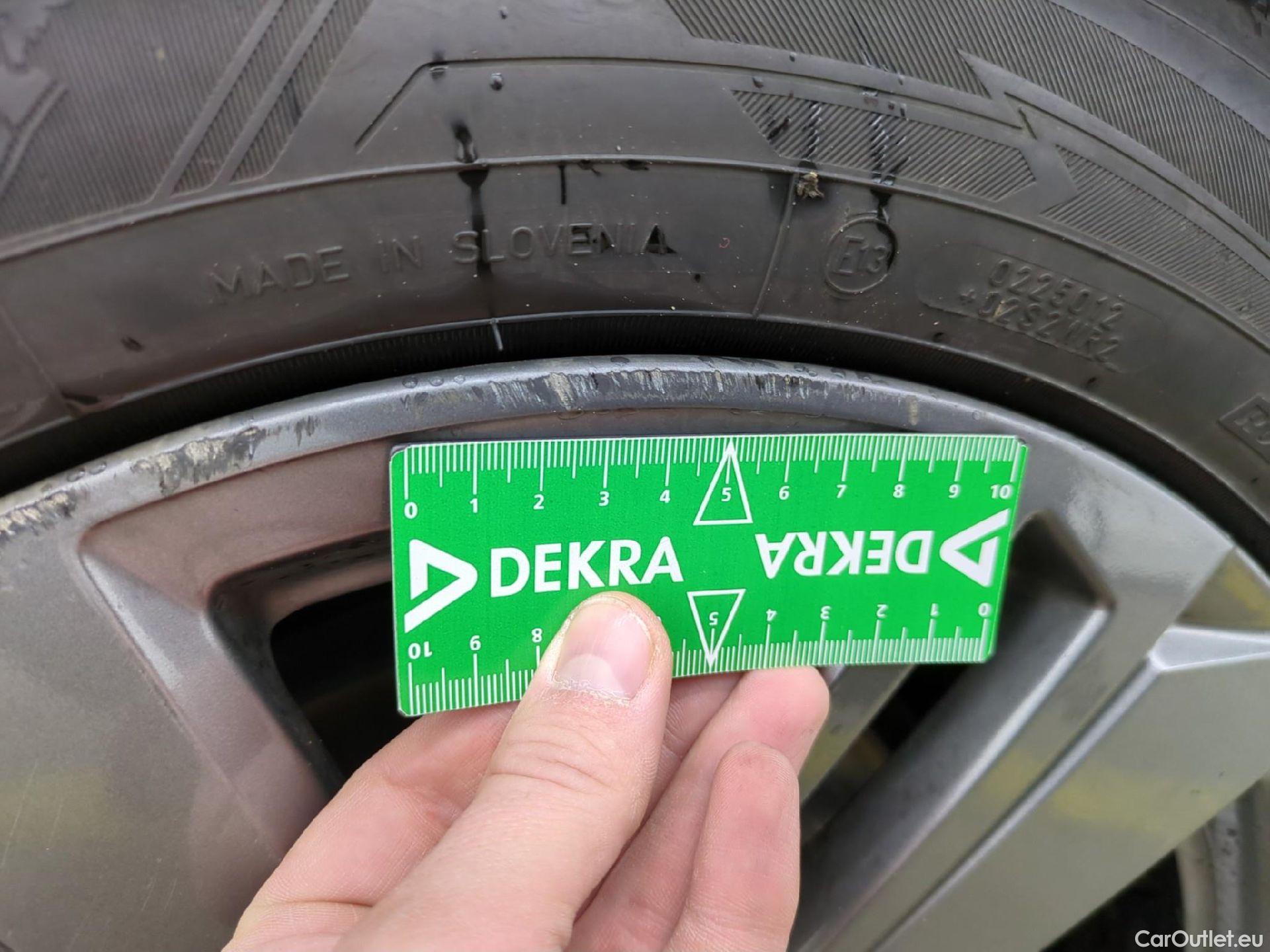  Peugeot  308 PEUGEOT  SW / 2021 / 5P / Break BlueHDi 130 EAT8 ACTIVE PACK #24