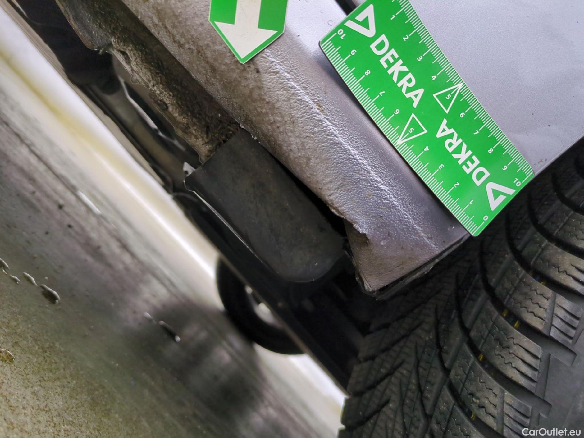  Peugeot  308 PEUGEOT  SW / 2021 / 5P / Break BlueHDi 130 EAT8 ACTIVE PACK #9