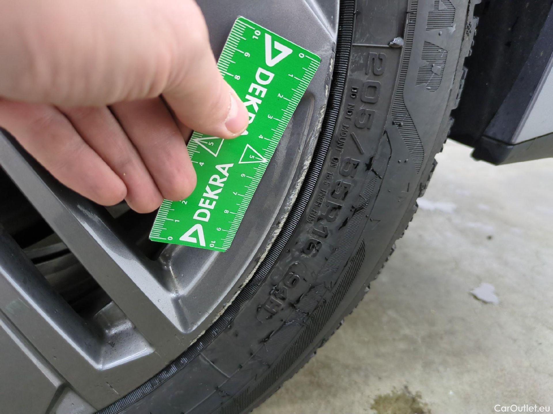  Peugeot  308 PEUGEOT  SW / 2021 / 5P / Break BlueHDi 130 EAT8 ACTIVE PACK #17