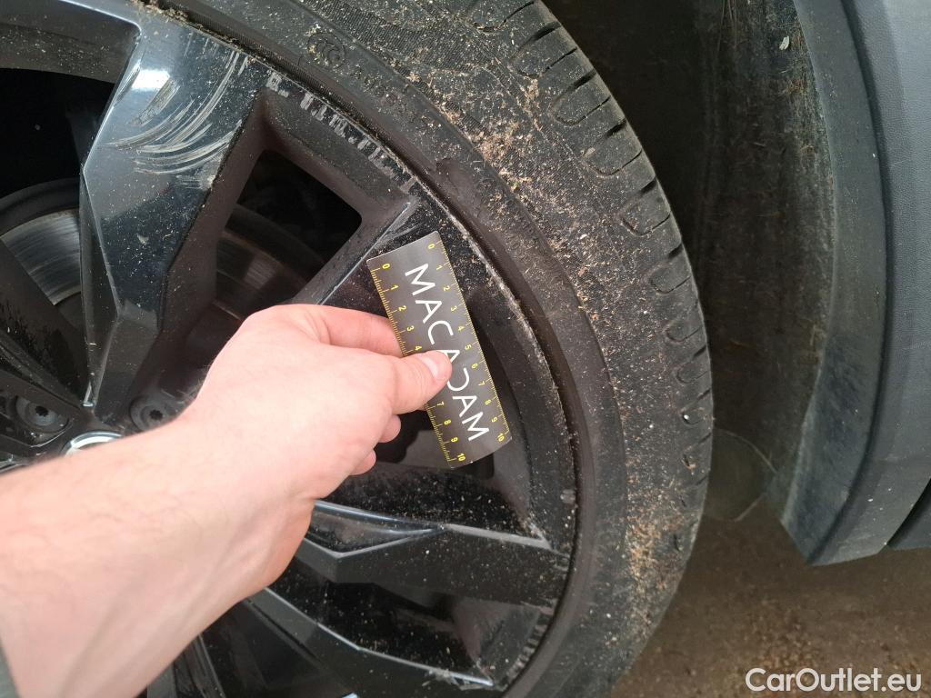  Volkswagen  Tiguan VOLKSWAGEN  / 2020 / 5P / SUV 2.0 TDI 150 DSG7 R-Line Exclusive #18