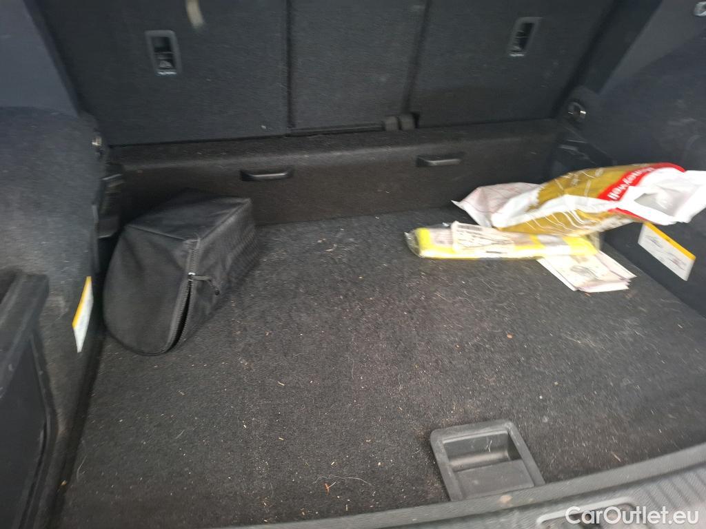  Volkswagen  Tiguan VOLKSWAGEN  / 2020 / 5P / SUV 2.0 TDI 150 DSG7 R-Line Exclusive #36