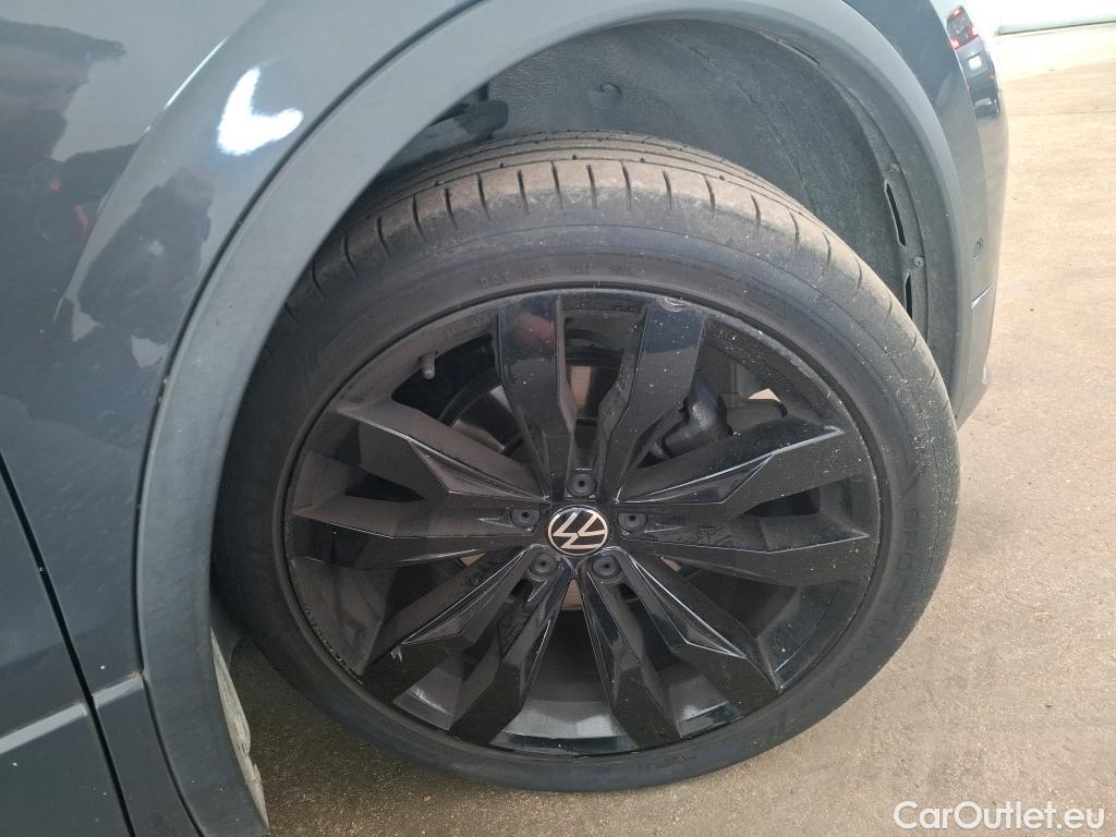  Volkswagen  Tiguan VOLKSWAGEN  / 2020 / 5P / SUV 2.0 TDI 150 DSG7 R-Line Exclusive #25