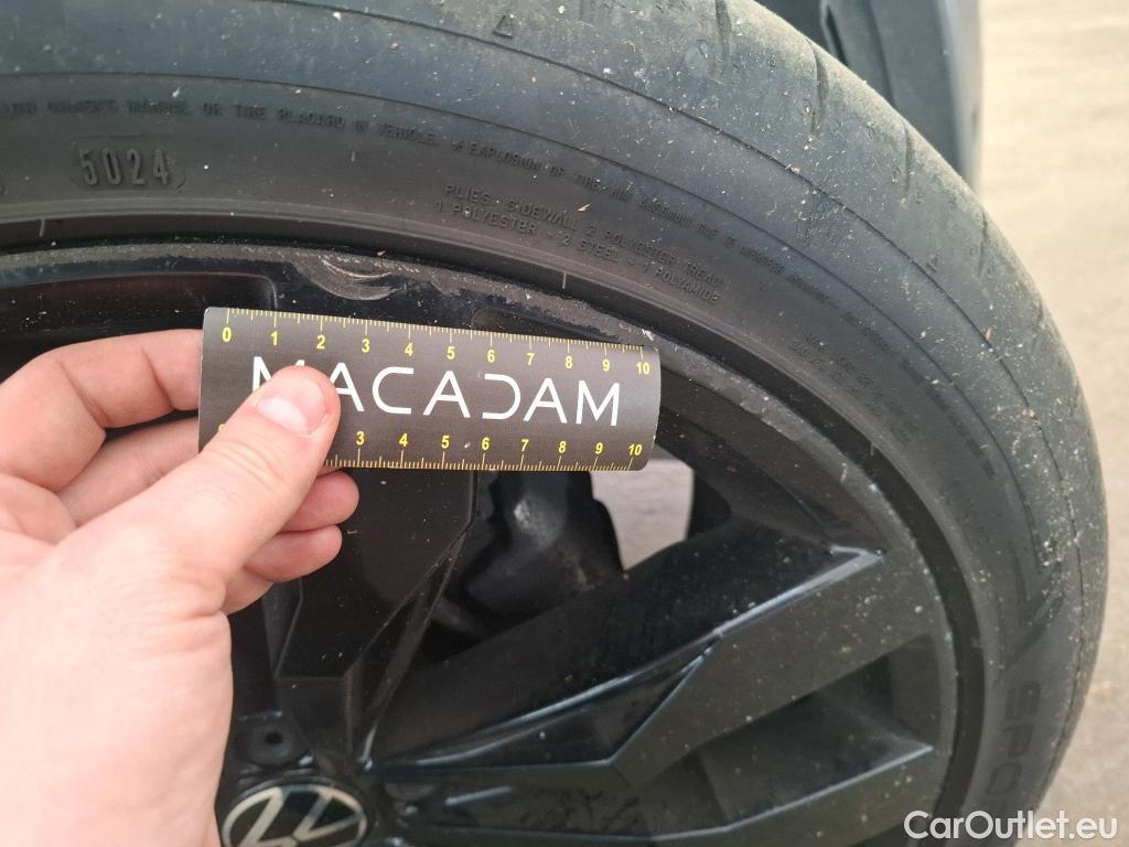  Volkswagen  Tiguan VOLKSWAGEN  / 2020 / 5P / SUV 2.0 TDI 150 DSG7 R-Line Exclusive #27