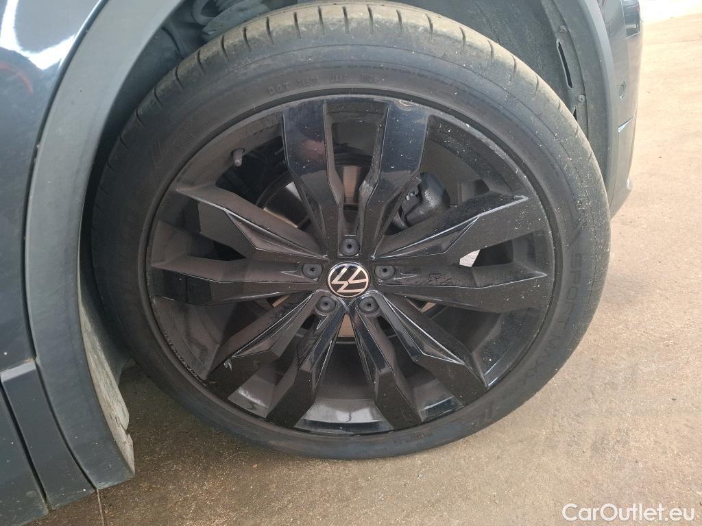  Volkswagen  Tiguan VOLKSWAGEN  / 2020 / 5P / SUV 2.0 TDI 150 DSG7 R-Line Exclusive #26