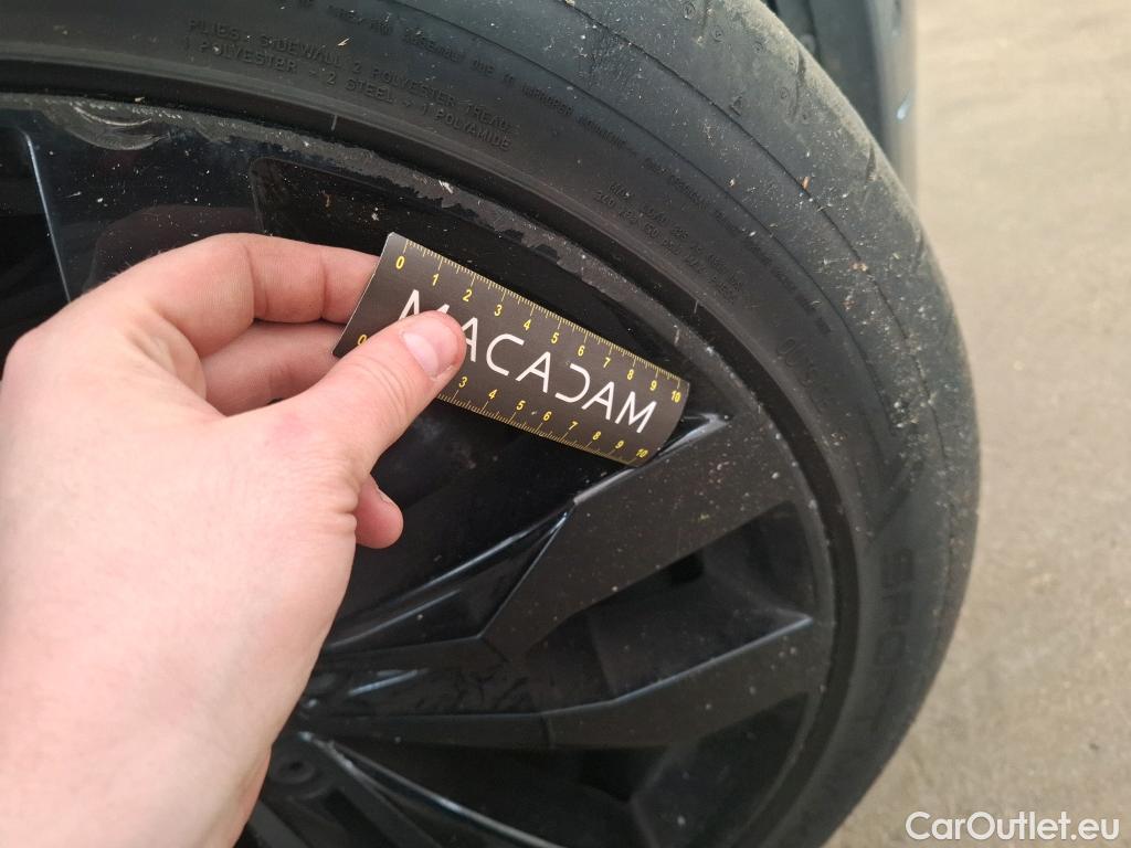  Volkswagen  Tiguan VOLKSWAGEN  / 2020 / 5P / SUV 2.0 TDI 150 DSG7 R-Line Exclusive #28