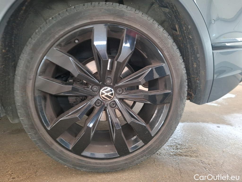  Volkswagen  Tiguan VOLKSWAGEN  / 2020 / 5P / SUV 2.0 TDI 150 DSG7 R-Line Exclusive #32