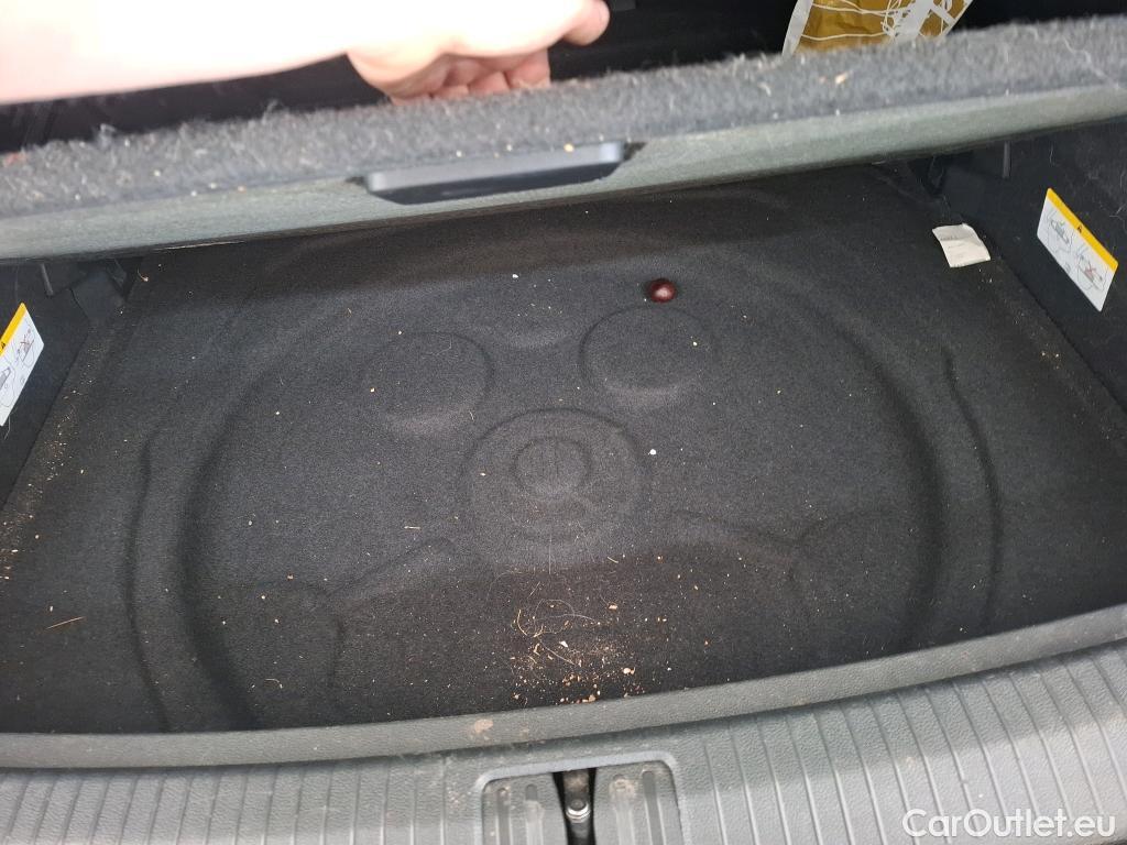  Volkswagen  Tiguan VOLKSWAGEN  / 2020 / 5P / SUV 2.0 TDI 150 DSG7 R-Line Exclusive #30