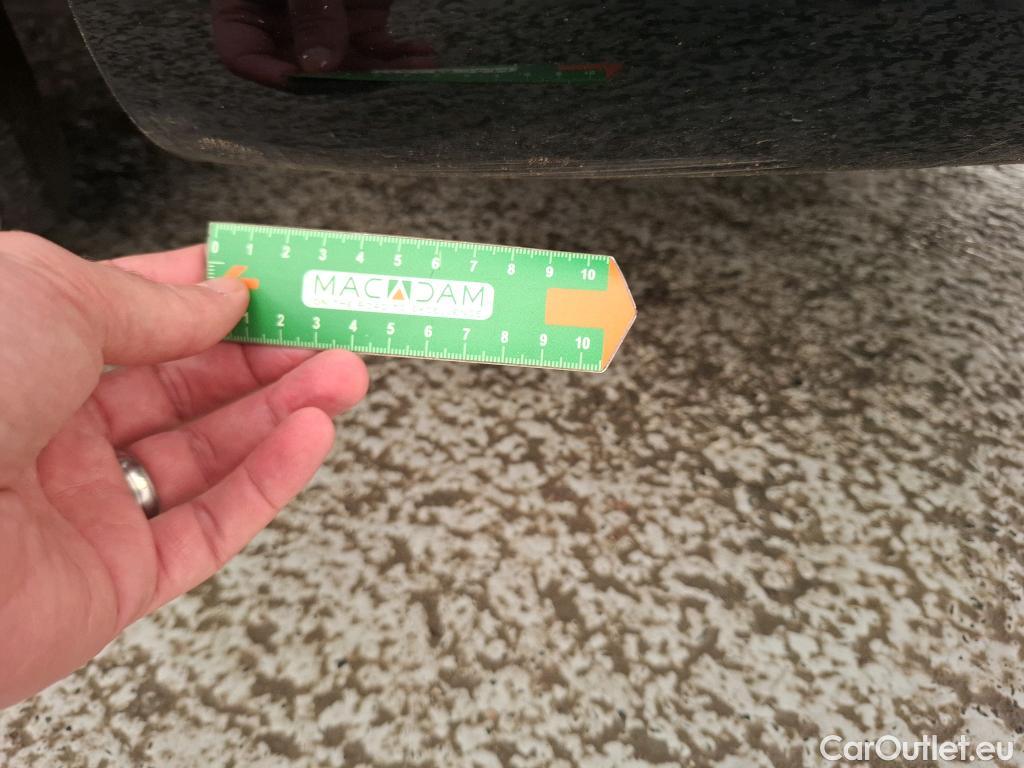  Mercedes  A-Klasse MERCEDES-BENZ Classe A Compact / 2018 / 5P / Berline A 180 d Business Line #2