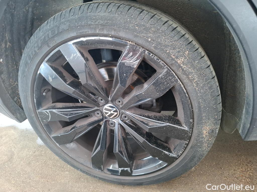  Volkswagen  Tiguan VOLKSWAGEN  / 2020 / 5P / SUV 2.0 TDI 150 DSG7 R-Line Exclusive #14