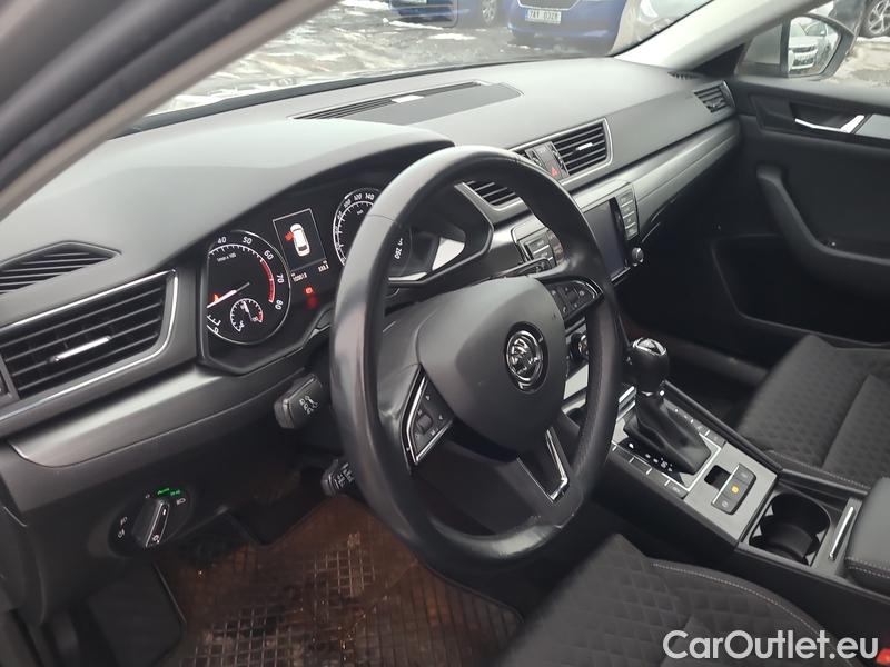  Skoda  Superb  Combi (3V5)(2015)  Com. 1.8TSI132 Style AP #9