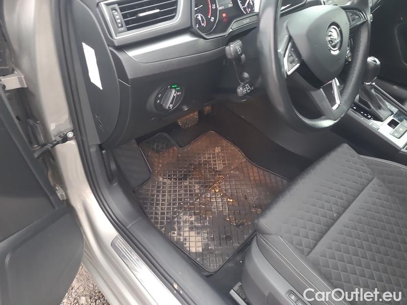  Skoda  Superb  Combi (3V5)(2015)  Com. 1.8TSI132 Style AP #8