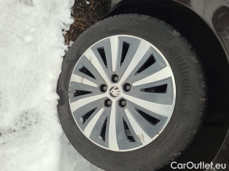  Skoda  Superb  Combi (3T5)(2010) Sup.C.FL2.0TDI 110 Style AT #10