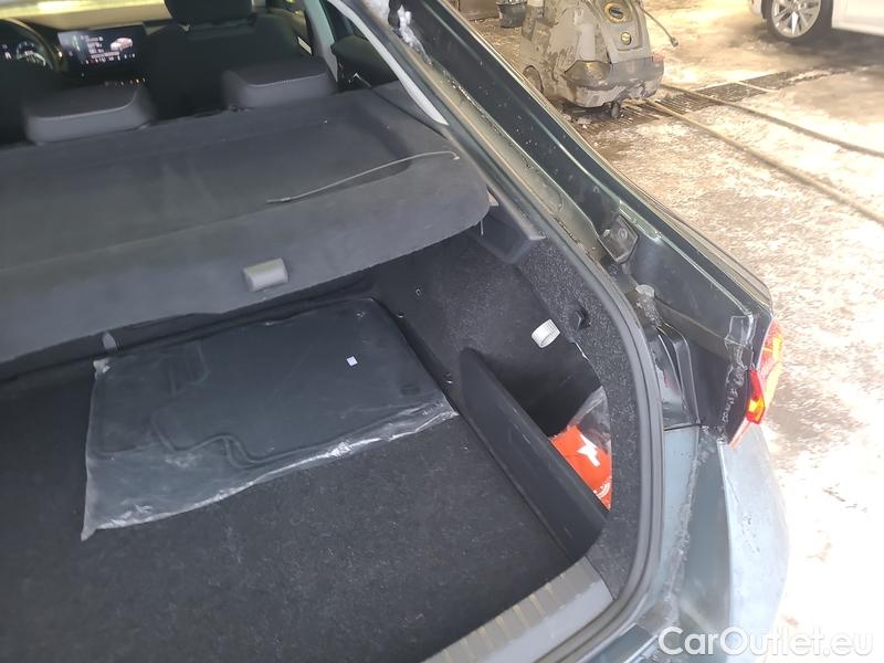  Skoda  Octavia  Lim. (NX3)(2020) Oct.2.0TDI 110 Style 5d #10