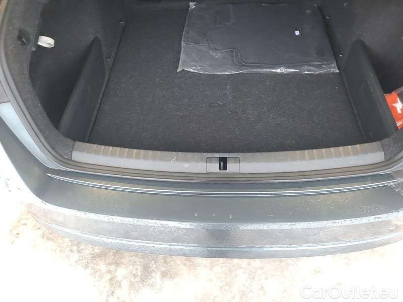  Skoda  Octavia  Lim. (NX3)(2020) Oct.2.0TDI 110 Style 5d #9